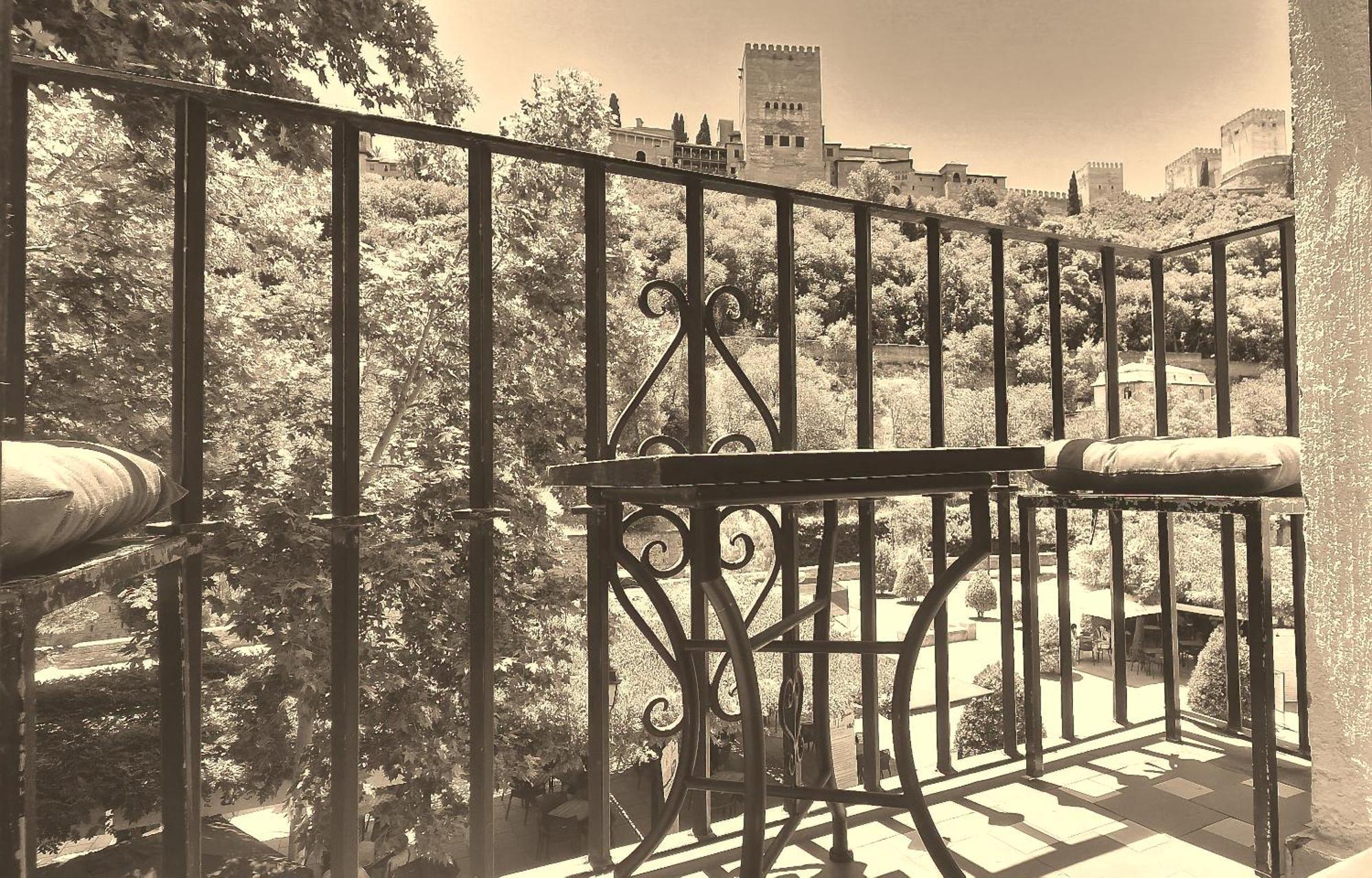 The Nasrid Palace From Your Bed ! Granada Exterior photo